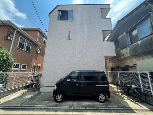 2017 Built 3LDK House for Sale in Meguro, Tokyo - Image 1