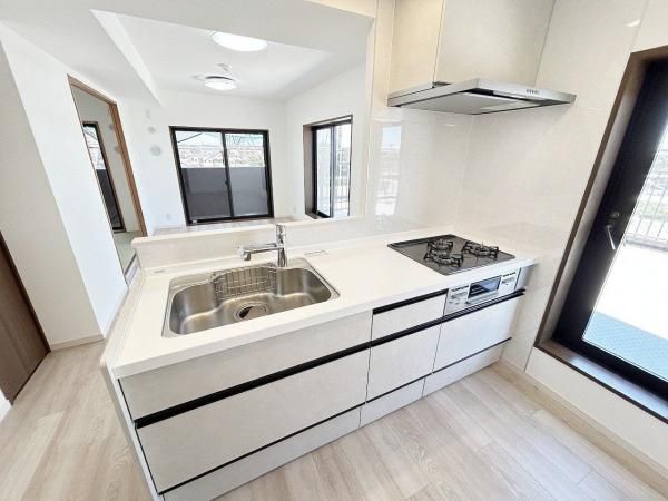 Spacious 3LDK Apartment for Sale in Fujimi City, Saitama - Thumbnail 3