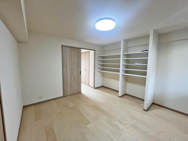 Sumiwa Villa Aobadai 1DK Condo for Sale in Meguro, Tokyo - Thumbnail 4