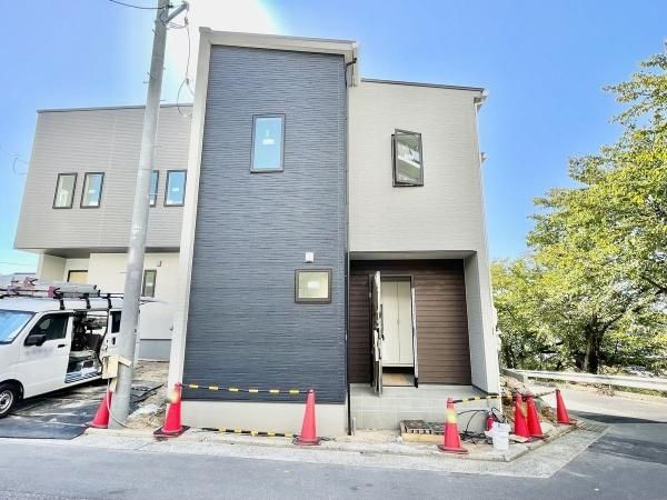 New 4LDK House in Hiroshima Iguchi Suzugadai - November 2025 Completion - Thumbnail 2