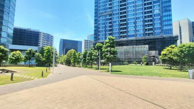 2LDK Apartment for Sale in City Towers Toyosu, Koto-ku, Tokyo - Thumbnail 4