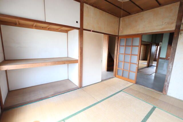 1969 Wooden House on 244 sqm Land in Kumagaya, Saitama - Thumbnail 2