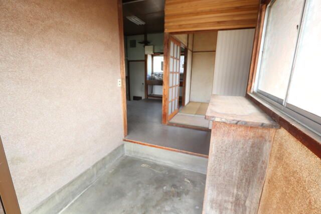 1969 Wooden House on 244 sqm Land in Kumagaya, Saitama - Thumbnail 4