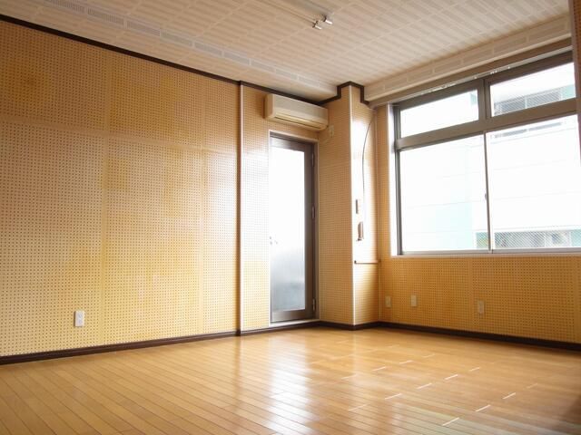 Commercial Unit for Rent in Chigasaki, Kanagawa - Thumbnail 2