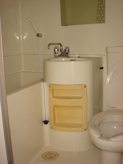 1K Apartment for Rent in Kanazawa, Ishikawa - 29.6 sqm - Thumbnail 2