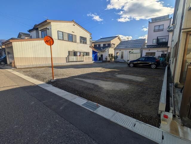 Rental Parking Space in Matsumoto, Nagano - 6,000 Yen/Month - Thumbnail 2