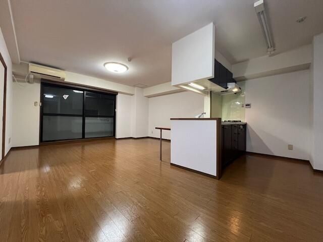 2LDK Apartment for Rent in Fukui City, Fukui Prefecture - Thumbnail 3