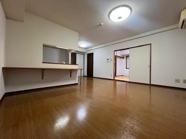 2LDK Apartment for Rent in Fukui City, Fukui Prefecture - Thumbnail 2
