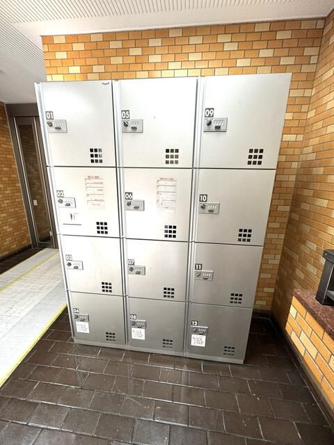 1K Apartment for Sale in Shinjuku, Tokyo - 35.67 sqm - Thumbnail 3