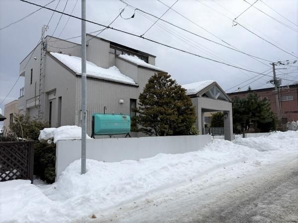 2LDK House on 493sqm Corner Lot in Sapporo Chuo Ward - Thumbnail 2