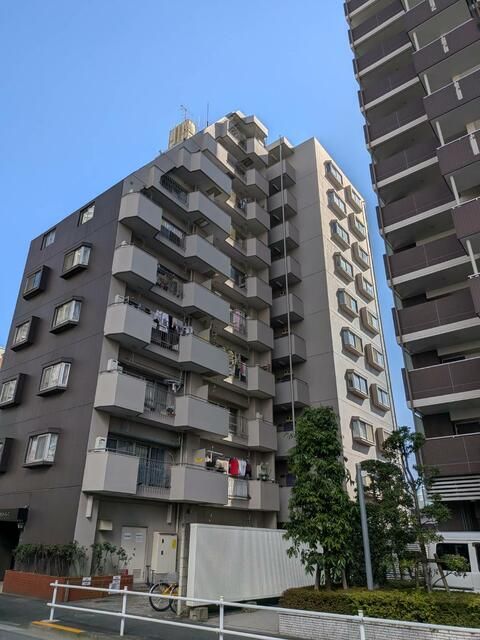 1LDK Condominium for Sale in Shibaura, Minato-ku, Tokyo - Thumbnail 3