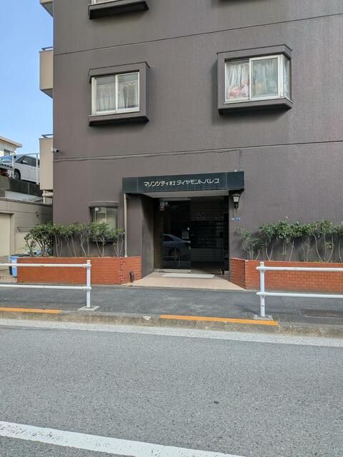 1LDK Condominium for Sale in Shibaura, Minato-ku, Tokyo - Thumbnail 2