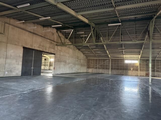 Large Warehouse for Lease in Sayama, Saitama - Thumbnail 3