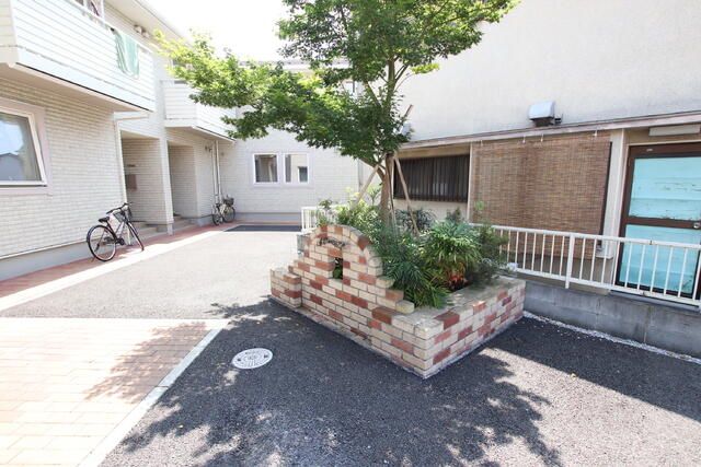 2LDK Terrace House for Rent in Kawaguchi, Saitama - Thumbnail 2