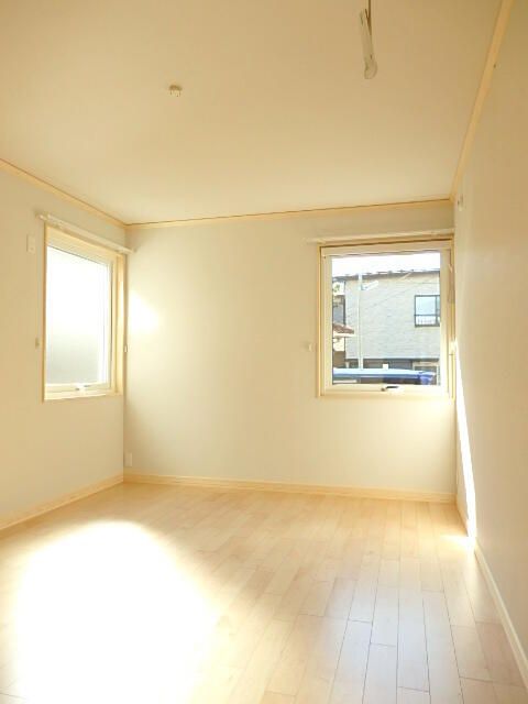 2LDK Terrace House for Rent in Kawaguchi, Saitama - Thumbnail 4