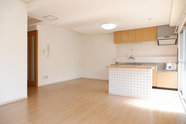 2LDK Apartment for Rent near Gyotoku Station, Ichikawa - Thumbnail 2