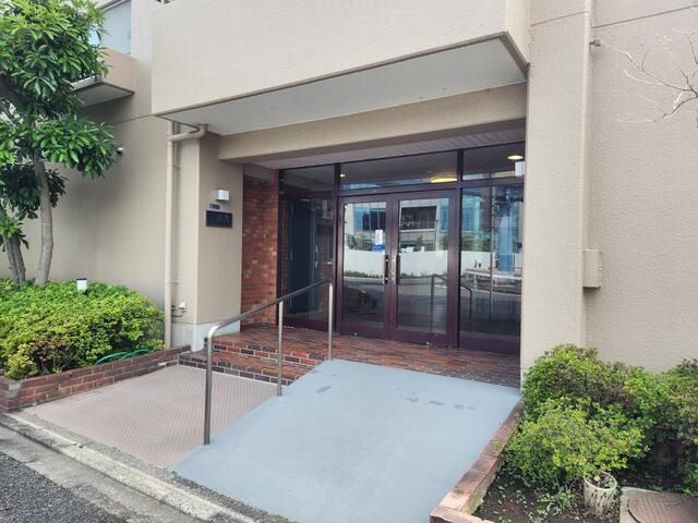 3DK Apartment for Sale in Kawasaki, Kanagawa | 54.69m² | Motosumiyoshi Garden Heights - Thumbnail 2