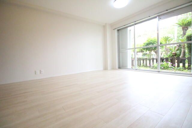 35.82 sqm Studio Apartment for Rent in Zushi, Kanagawa - Thumbnail 3