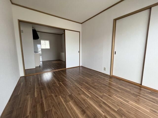 Renovated 2DK Apartment for Rent in Kimitsu, Chiba - Thumbnail 2