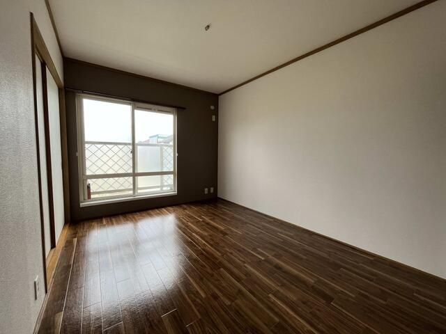 Renovated 2DK Apartment for Rent in Kimitsu, Chiba - Thumbnail 3