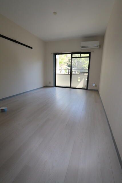 1K Apartment for Rent in Taihaku Ward, Sendai, Miyagi - Thumbnail 2