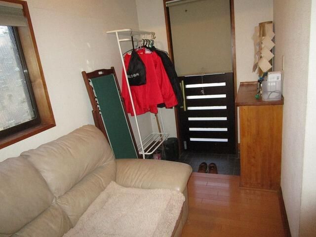 1LDK House for Sale in Fujikawaguchiko with Mt. Fuji Views - Thumbnail 3