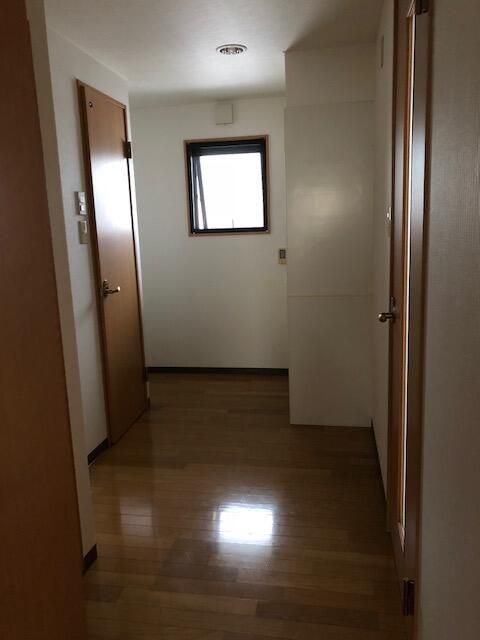 1K Apartment for Rent in Joetsu, Niigata with Free Parking - Thumbnail 3