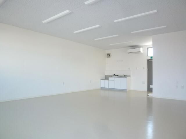 New 2025 Office for Rent in Ushiku, Ibaraki - 43.06 sqm - Thumbnail 4
