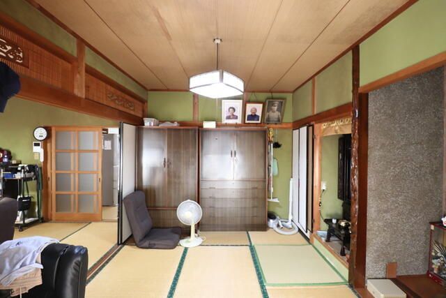 5DK House for Sale in Nogata, Fukuoka | 118 sqm on 210 sqm Land - Thumbnail 3