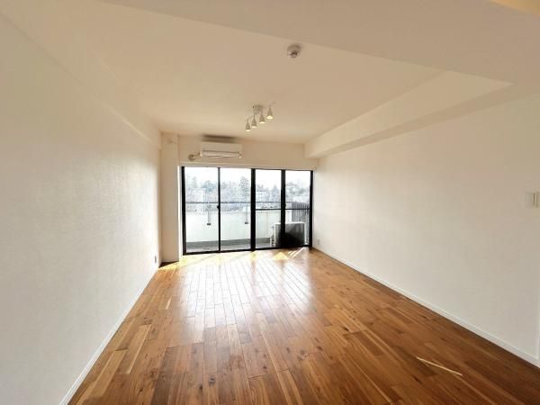 2LDK Condo for Sale in Kunitachi, Tokyo - 61 sqm - Thumbnail 2