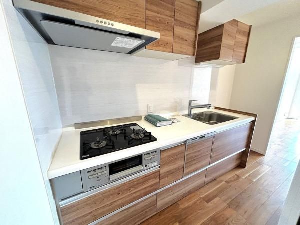 2LDK Condo for Sale in Kunitachi, Tokyo - 61 sqm - Thumbnail 4