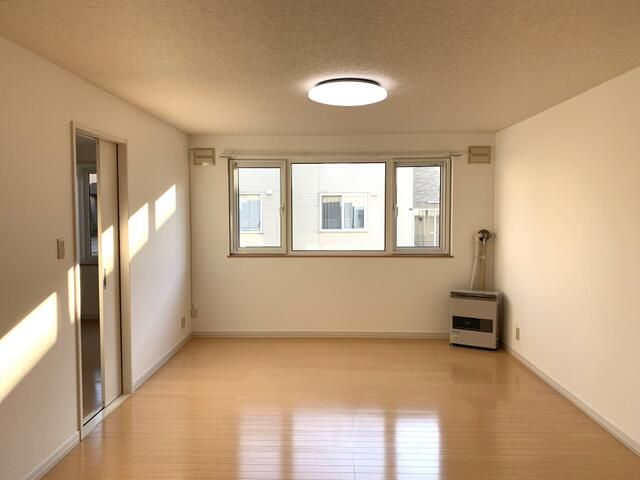 2LDK Apartment for Rent in Takikawa, Hokkaido - Thumbnail 2