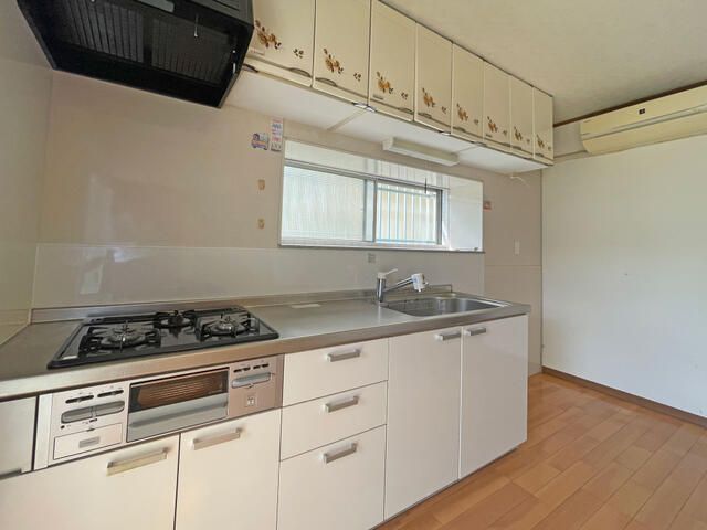 5DK Detached House for Sale in Kikyogaoka, Nabari, Mie - Thumbnail 2