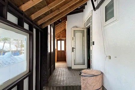 Log House with Hot Spring & Lake Views in Hokkaido's Shibecha - Thumbnail 2