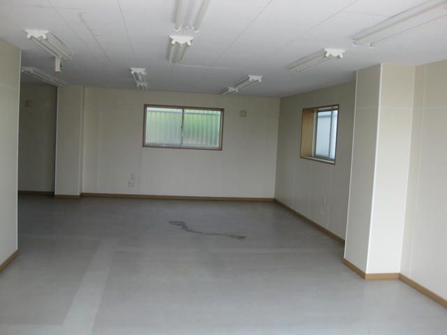 Rivahome Asahi Commercial Space for Rent in Ebetsu, Hokkaido - Thumbnail 3