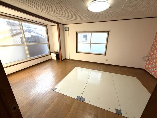 3LDK House for Rent in Asahikawa, Hokkaido with Garden & Parking - Thumbnail 2
