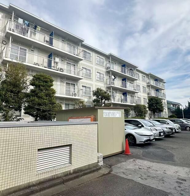 2LDK Apartment for Sale in Hachioji, Tokyo - 56.69 sqm - Thumbnail 2