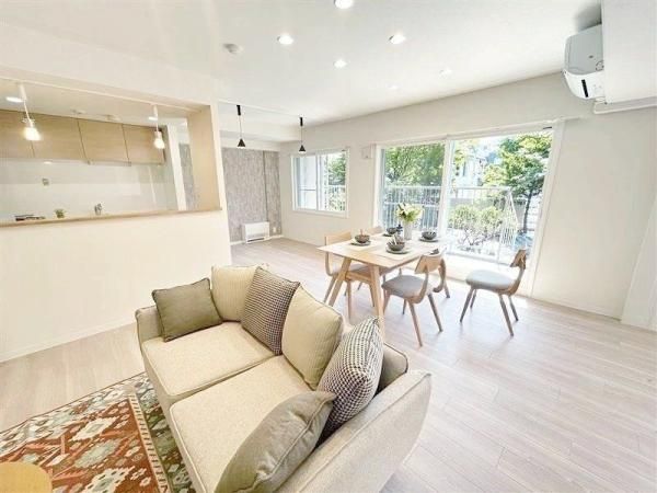 Hibari-ga-oka Park Mansion 3LDK Apartment for Sale in Sapporo - Thumbnail 4