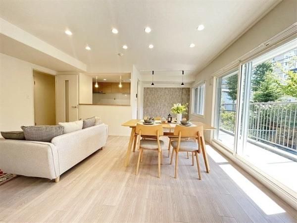 Hibari-ga-oka Park Mansion 3LDK Apartment for Sale in Sapporo - Thumbnail 2