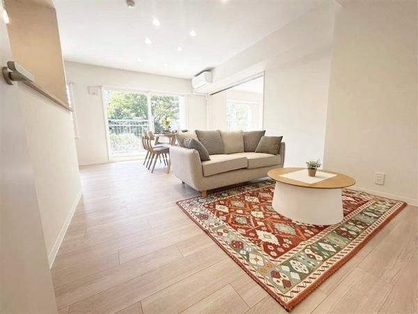 Hibari-ga-oka Park Mansion 3LDK Apartment for Sale in Sapporo - Thumbnail 3