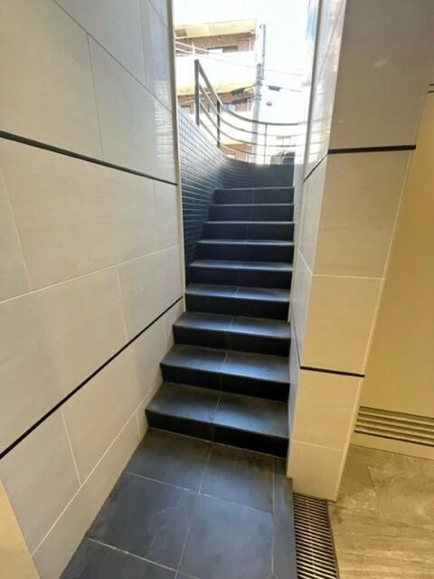 Office for Rent in Nishi-Shinjuku, Shinjuku-ku, Tokyo - 192.16 sqm - Thumbnail 3