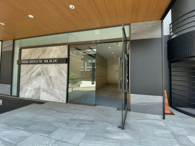 Office for Rent in Nishi-Shinjuku, Shinjuku-ku, Tokyo - 192.16 sqm - Thumbnail 4