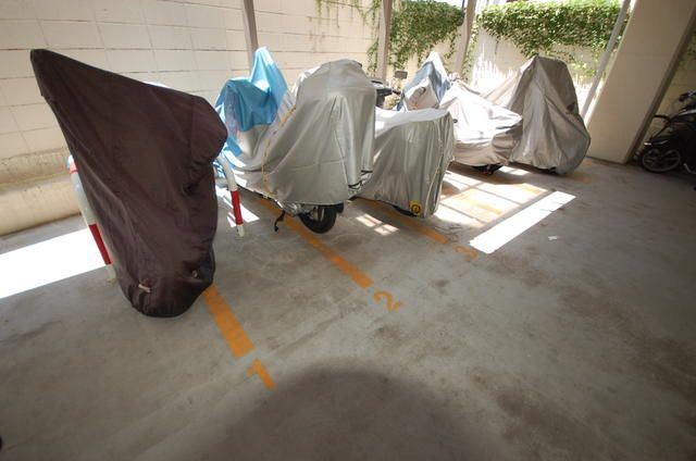 Motorcycle Parking for Rent at Le Sézanne Futakotamagawa, Setagaya - Thumbnail 2