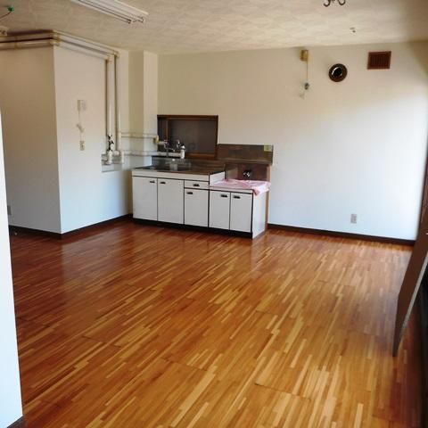 1927 Shop-Office for Rent in Historic Otaru, Hokkaido - Thumbnail 3