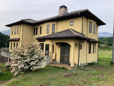 Wood and Concrete Home in Minamiaso, Kumamoto — House, Minamiaso, Kumamoto