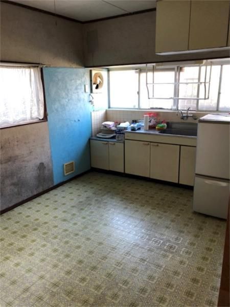 5DK Detached House for Sale in Matsusaka, Mie with 56 Tsubo Land - Thumbnail 2