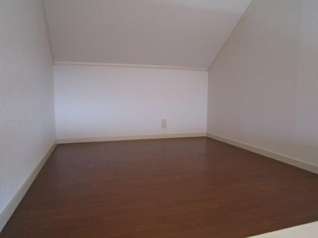 1K Apartment for Rent in Narashino, Chiba - 15.3 sqm - Thumbnail 3