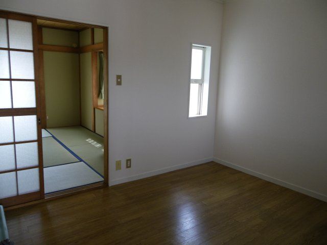 1DK Apartment for Rent in Musashimurayama, Tokyo - 36 sqm - Thumbnail 3