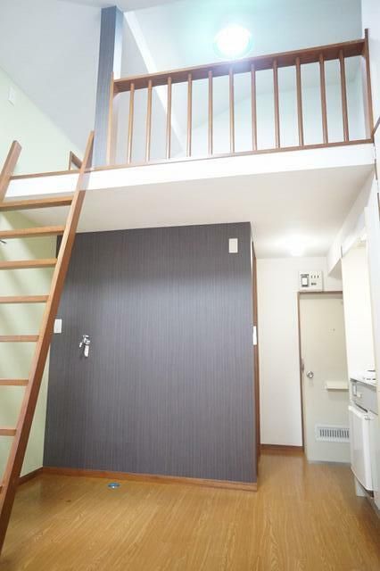 1K Apartment for Rent in Inagi City, Tokyo - 39,000 Yen - Thumbnail 2
