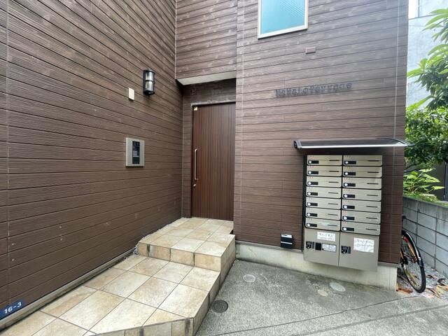 Modern 1R Apartment for Rent near Yahiro Station, Sumida, Tokyo - Thumbnail 3
